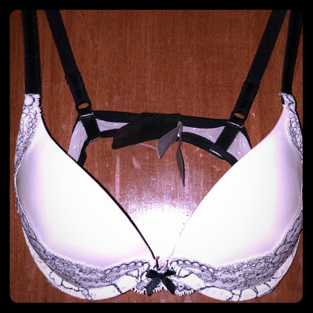 VS Dream Angels Bra | White with black lace | 32B